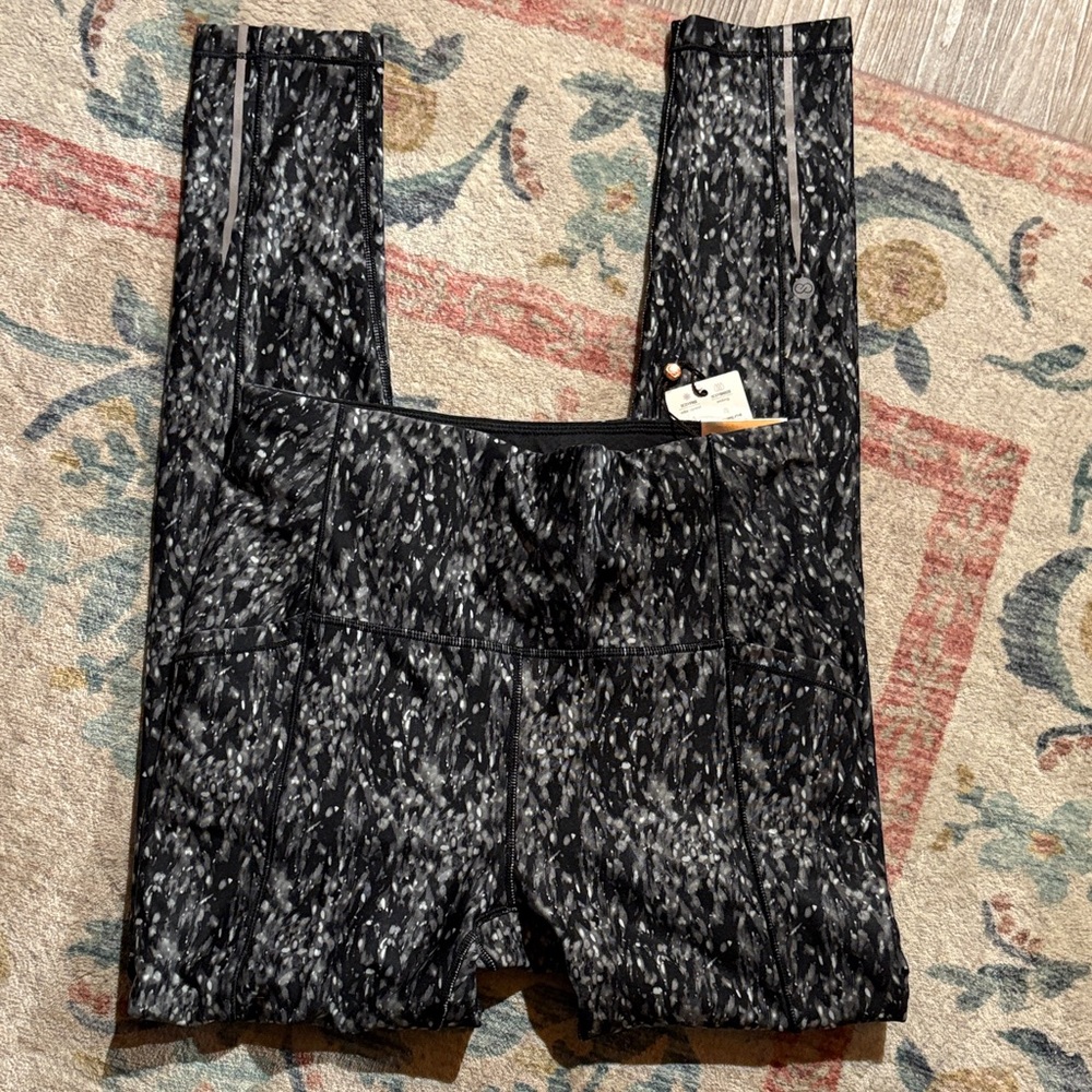 CALIA by Carrie Underwood Black and Gray Leggings